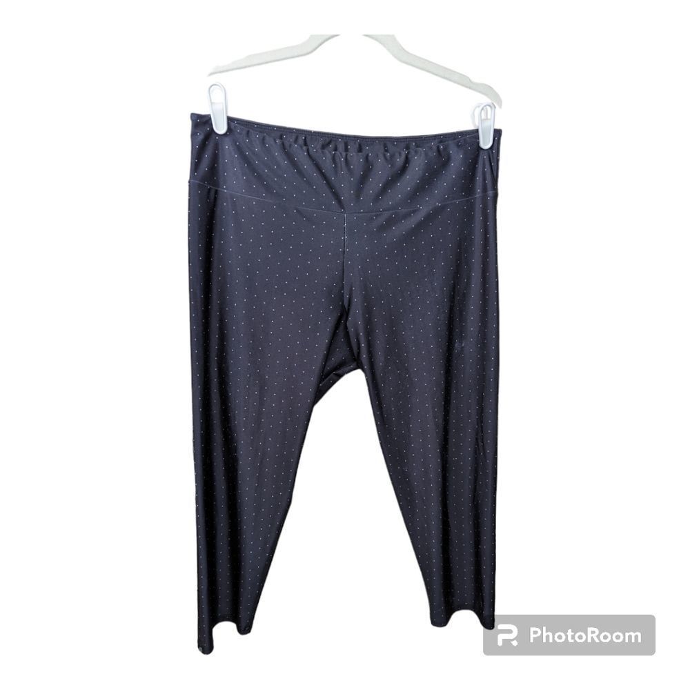 Onzie Crop Leggings in Black with White Dots Size XL